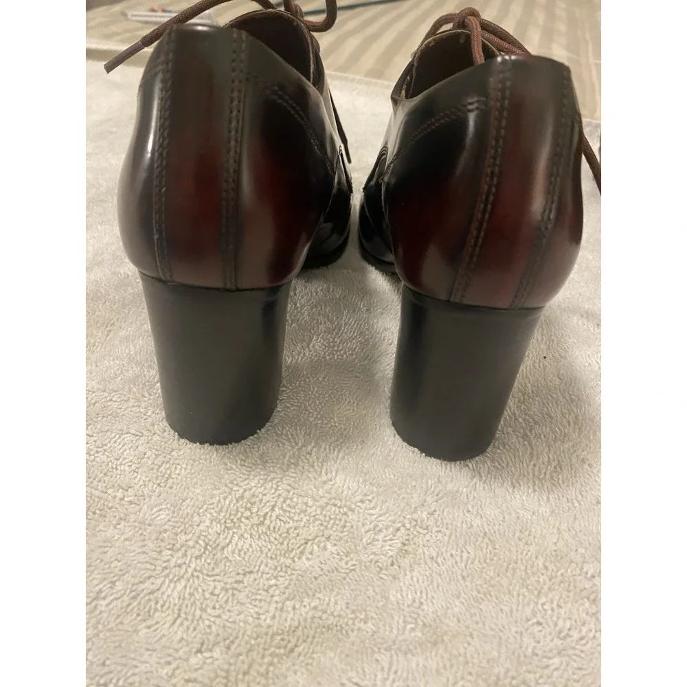 Clarks Tarah Victoria Burgundy Black Heels sz 6 Women's‎
